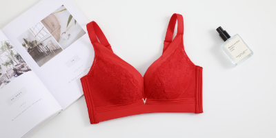 Red Bras and White Shirts: Why Do They Go Well Together?