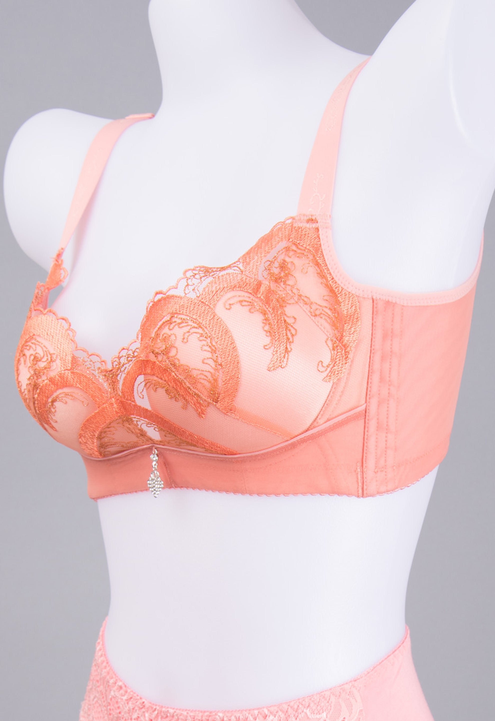 Wireless Floral Lace Contour Bra - No-Bulge Back | Bradoria