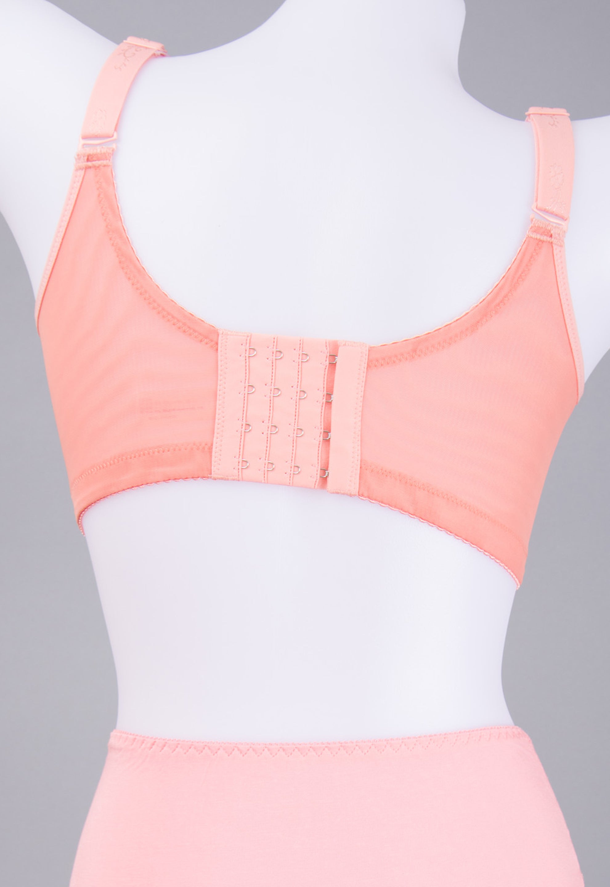 Wireless Floral Lace Contour Bra - No-Bulge Back | Bradoria