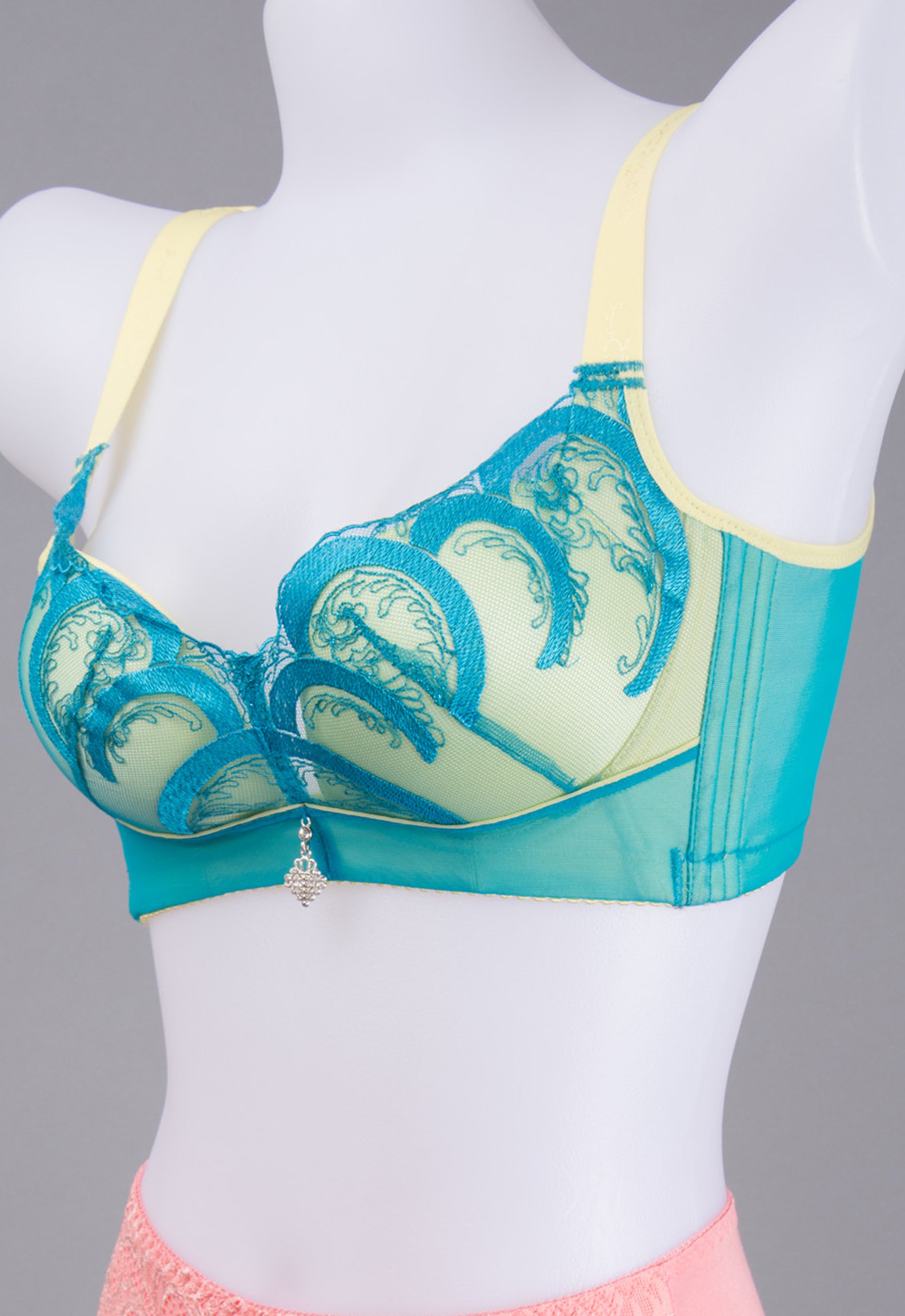 Wireless Floral Lace Contour Bra - No-Bulge Back | Bradoria